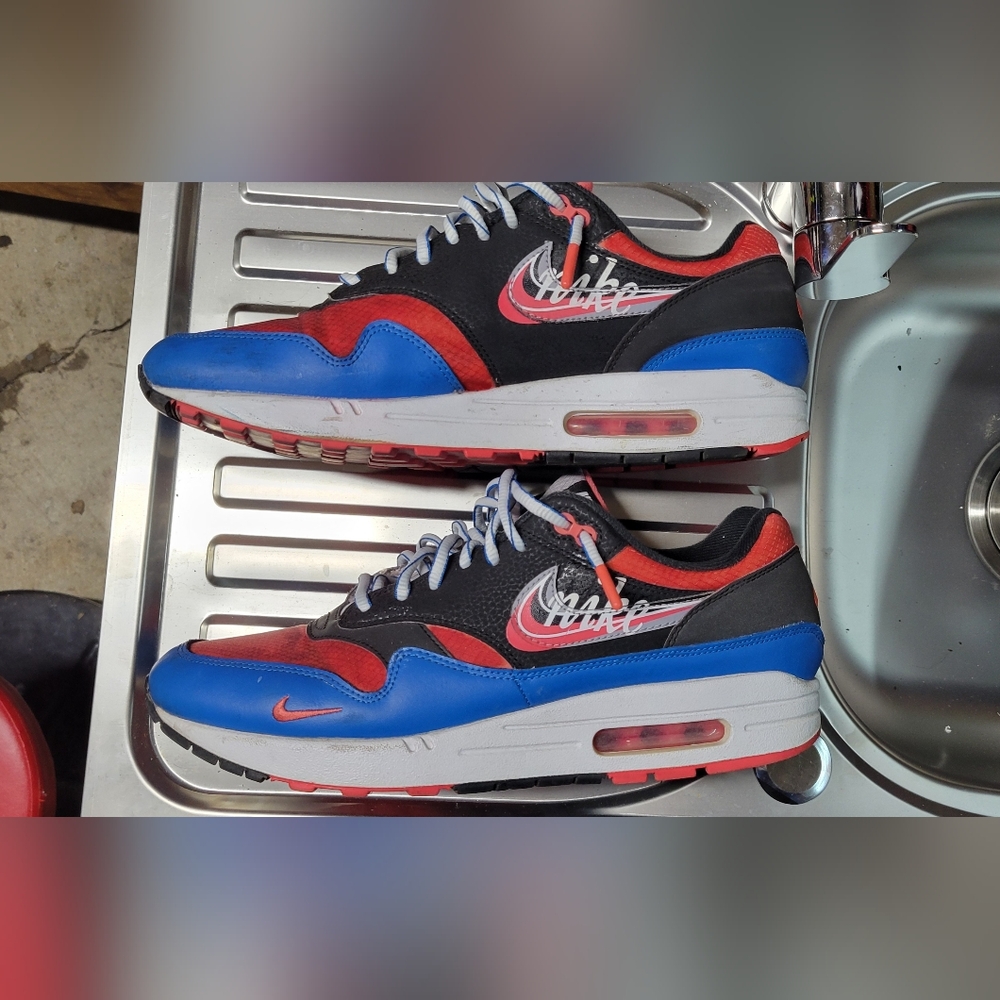 Nike Men's Red and Blue Sneakers